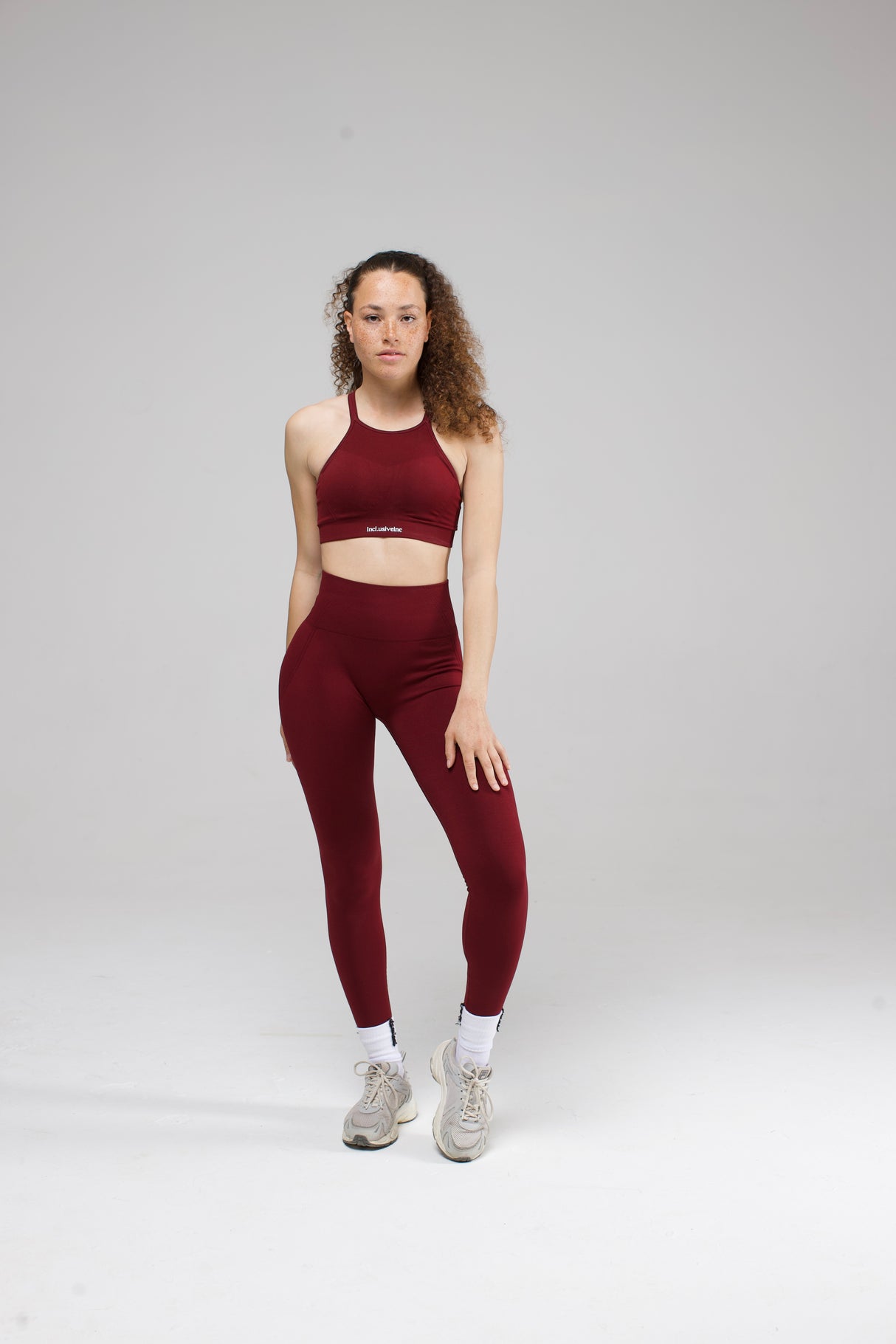 seamless sports bra burgandy