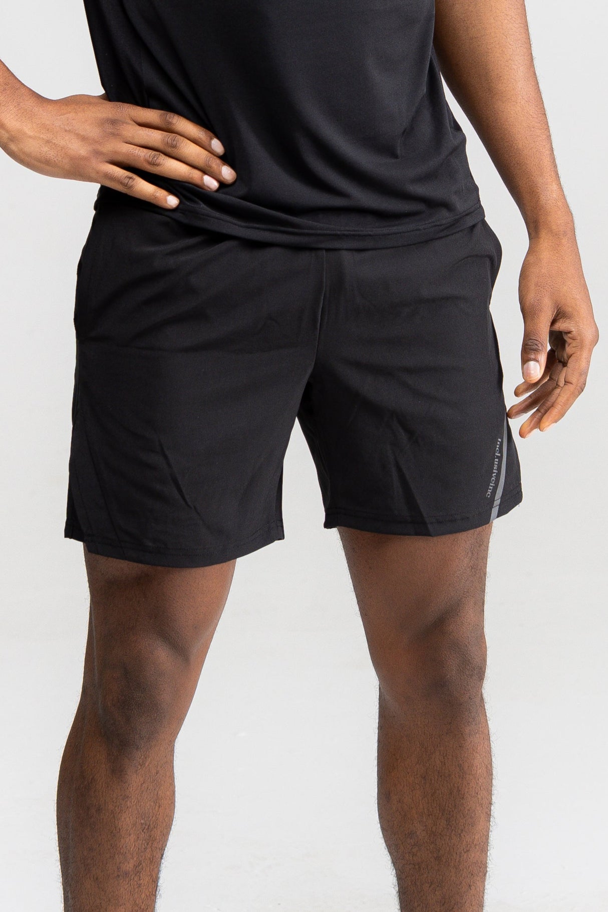 men’s woven training shorts black