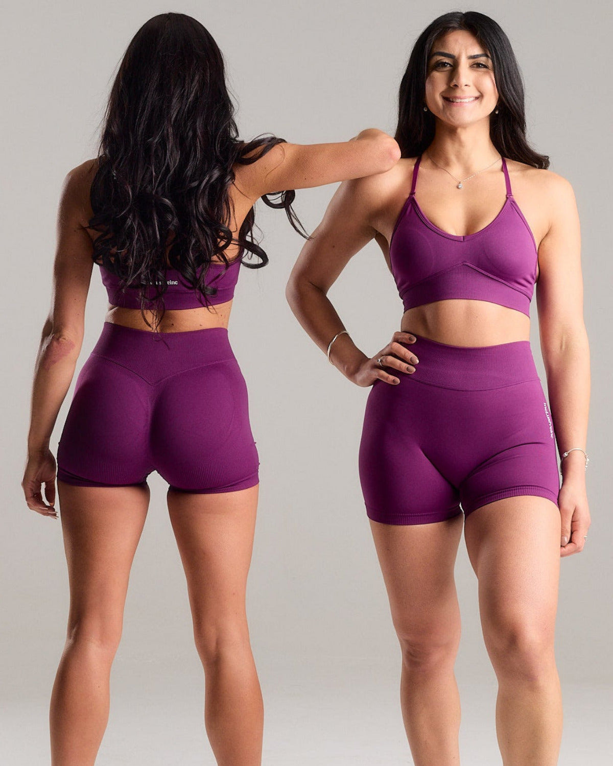 Seamless Strappy Sports Bra with white Logo