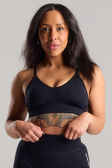 Seamless Strappy Sports Bra with white Logo