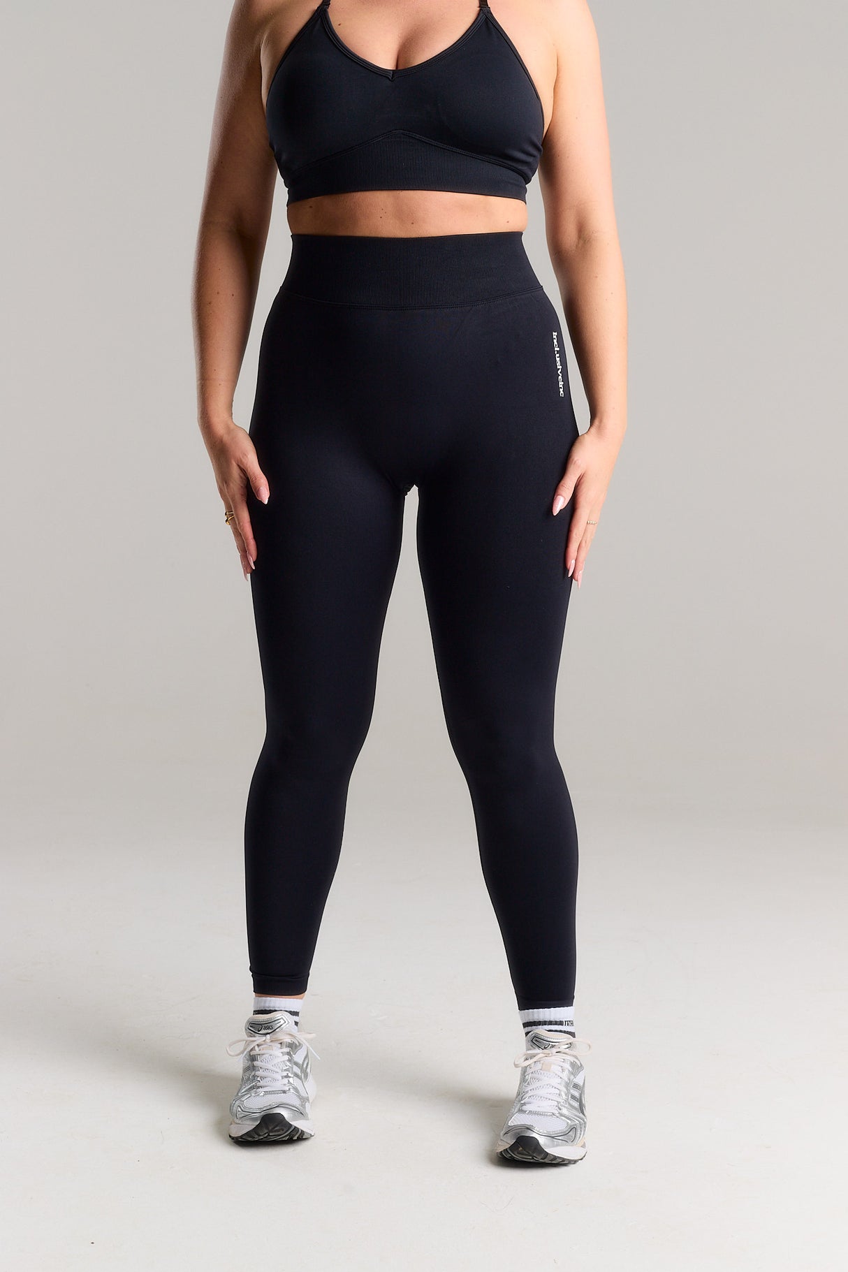 Sculpt Collection Seamless Leggings with White Logo Black
